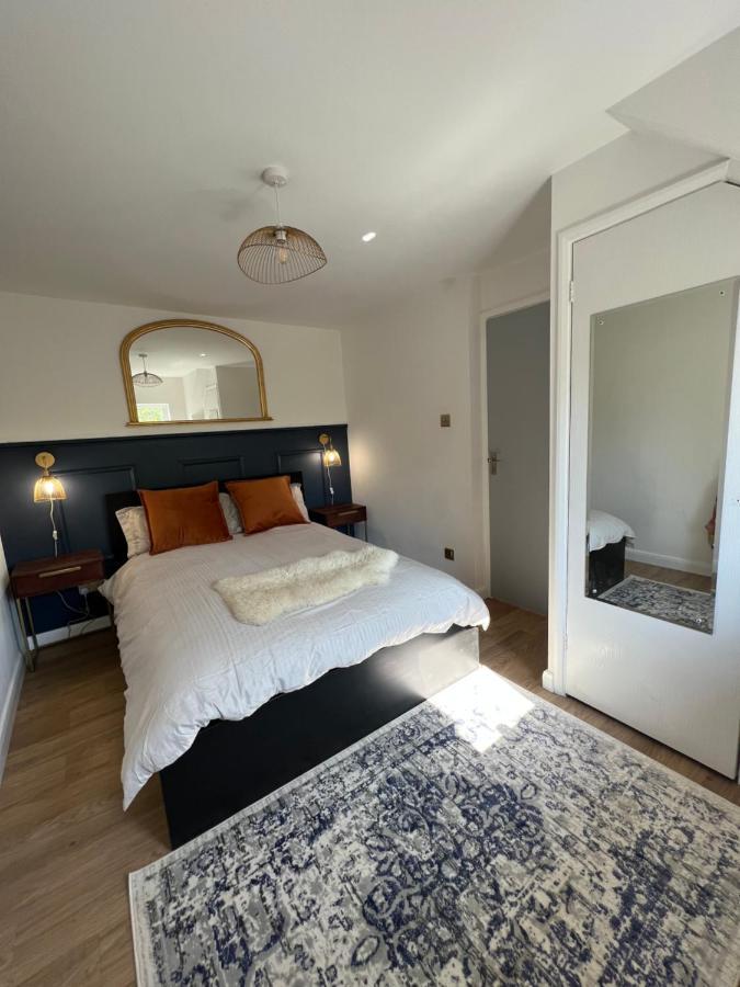 The Raven'S Loft By Harry Potter Apartman Watford  Kültér fotó